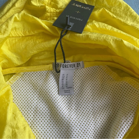 Forever 21 Sport Windbreaker Sz M Yellow Hidden Hood Yellow Jackets - Picture 9 of 10
